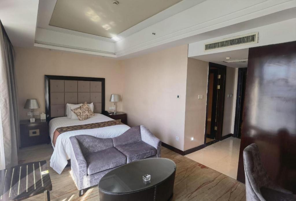 New Century Grand Hotel Xinxiang Exterior foto