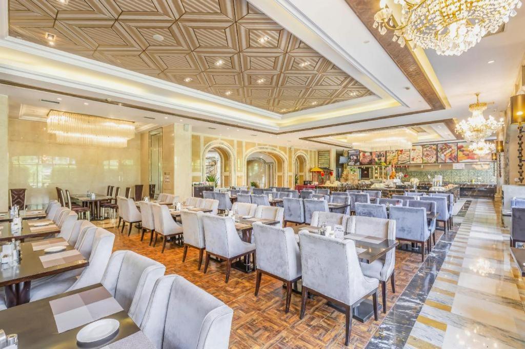 New Century Grand Hotel Xinxiang Exterior foto